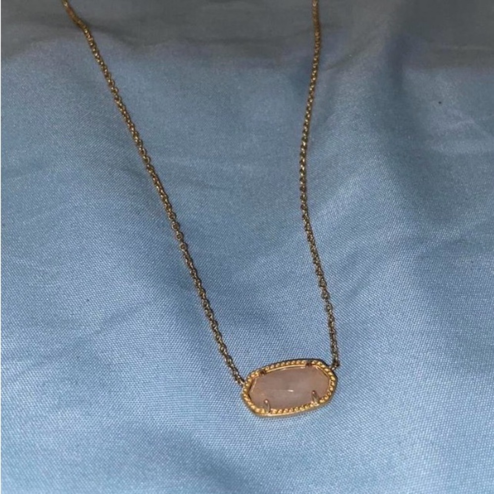 Kendra Scott rose necklace